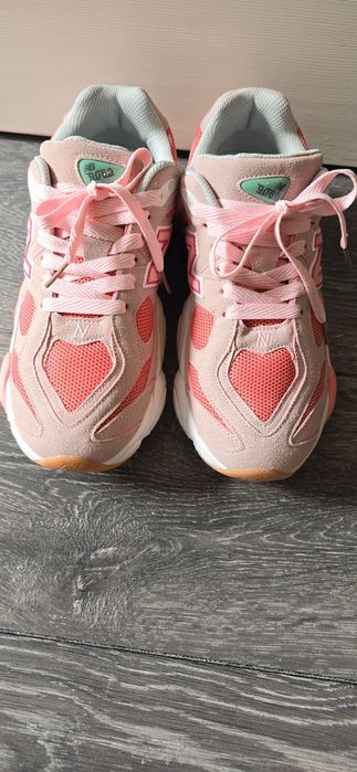 New Balance 9060 Pink