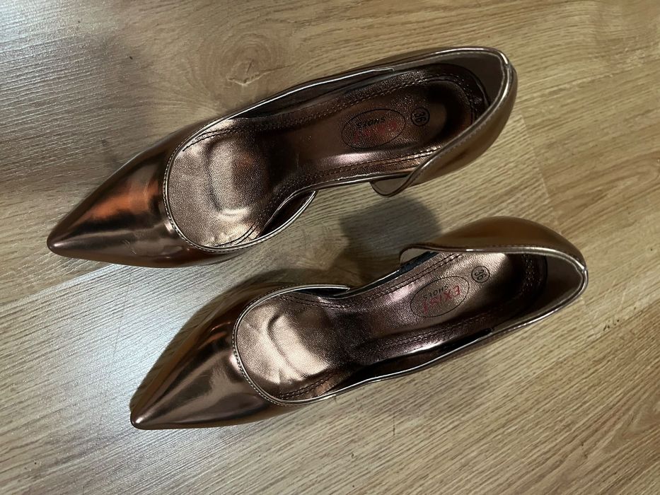 Pantofi stileto aramii noi