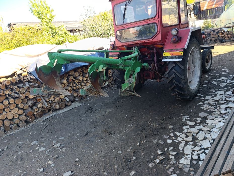 Vând tractor u650 cu plug și disc