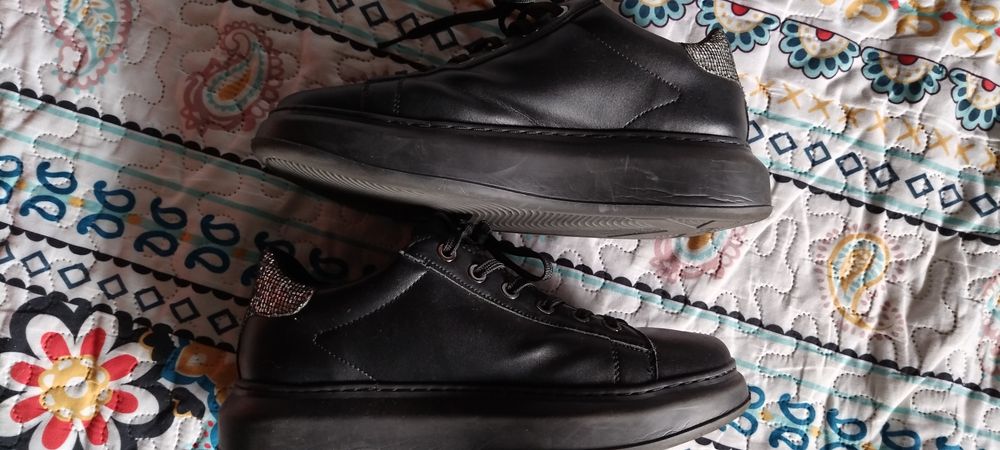 Pantofi adidași papuci dama Karl Lagerfeld Piele nr 39 stare foarte ok