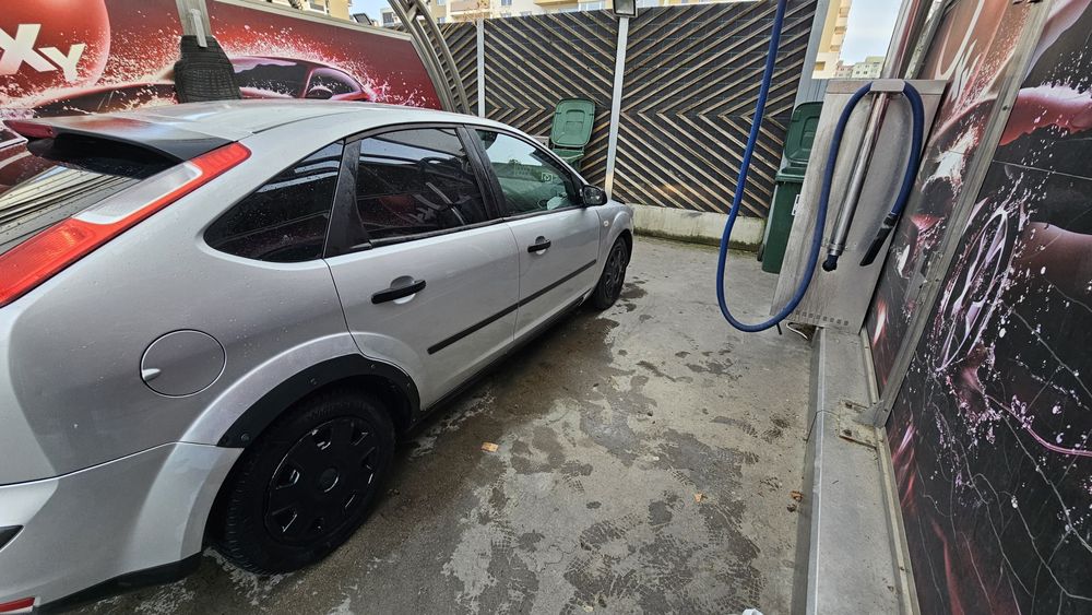 Ford Focus 2  1.6 benzina