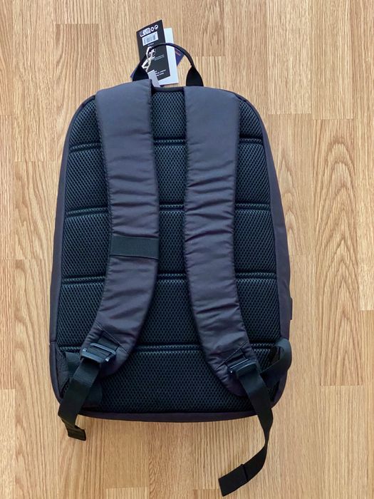 Rucsac laptop Swiss Peak AWARE modern 15.6’ negru