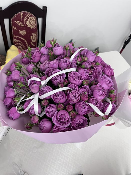 Кустовые розы 7к,доставка с нас,сегодняшний