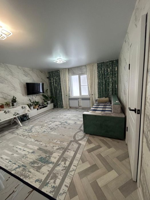 Продаётся новый дом в 20 мкр- не