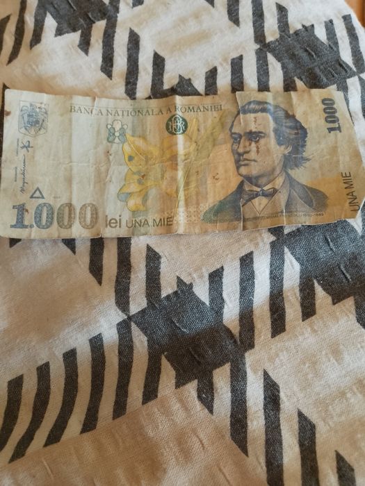 Vând bancnota 1000lei