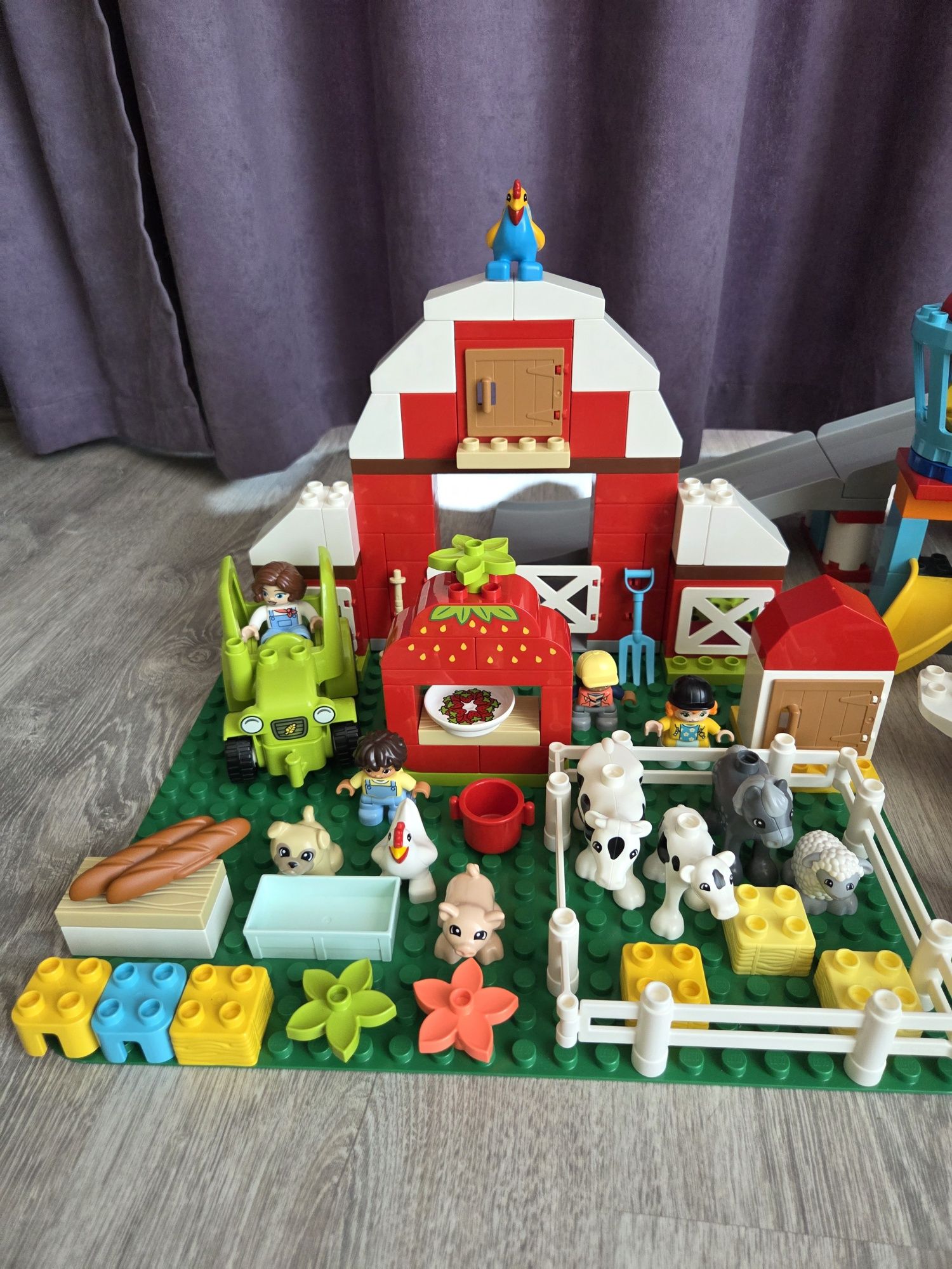 Lego Duplo - автомивка, ферма, летище
