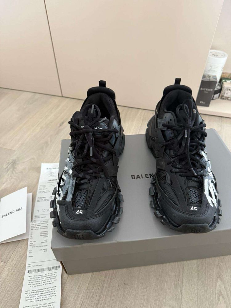 Adidasi Balenciaga track signature