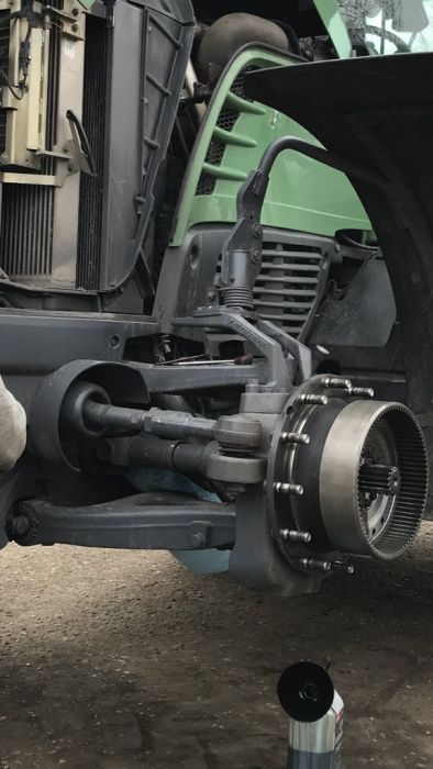 Dezmembrez tractoare Fendt 818,822,824.930