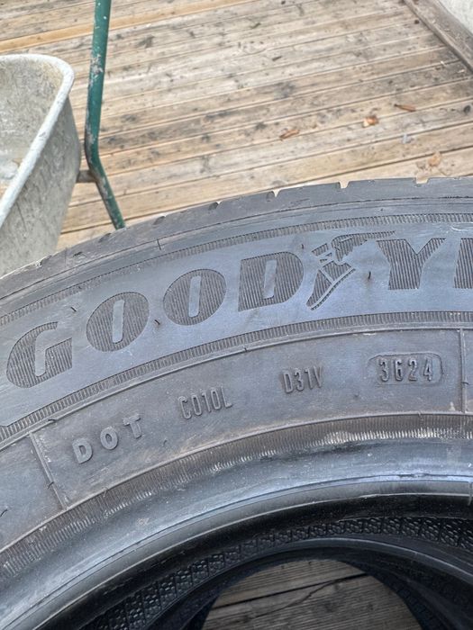 Good Year Efficient Grip Cargo 2 215/65/r16C