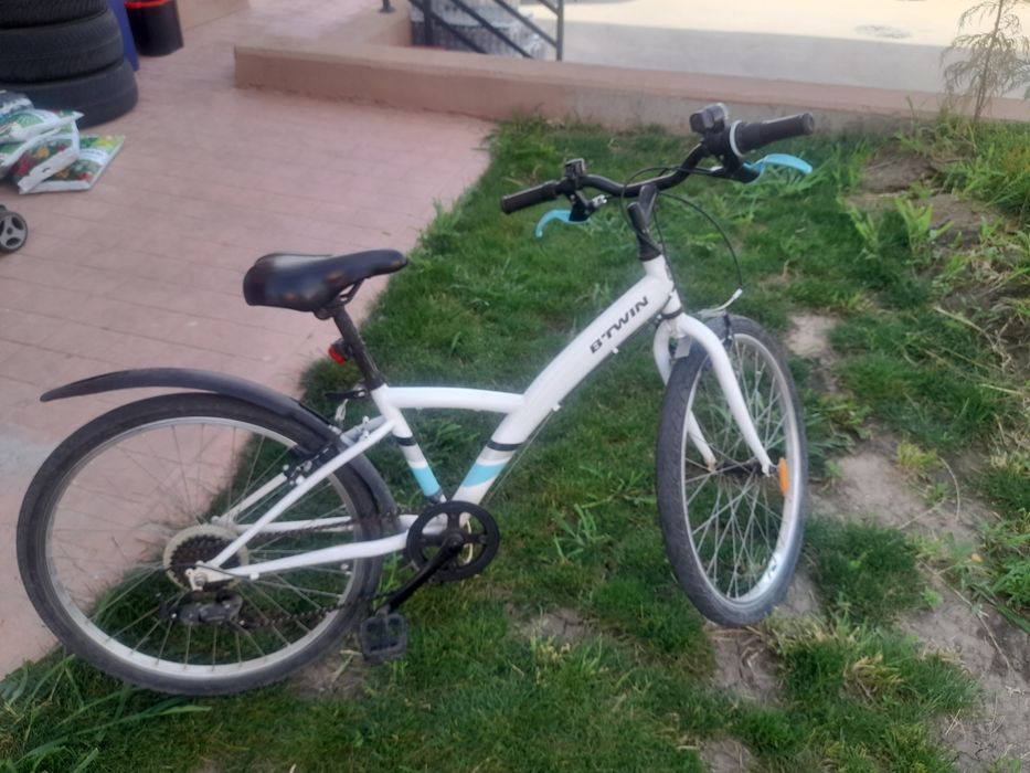 Vand bicicleta copii Btwin foarte putin folosita doar ridicare persona