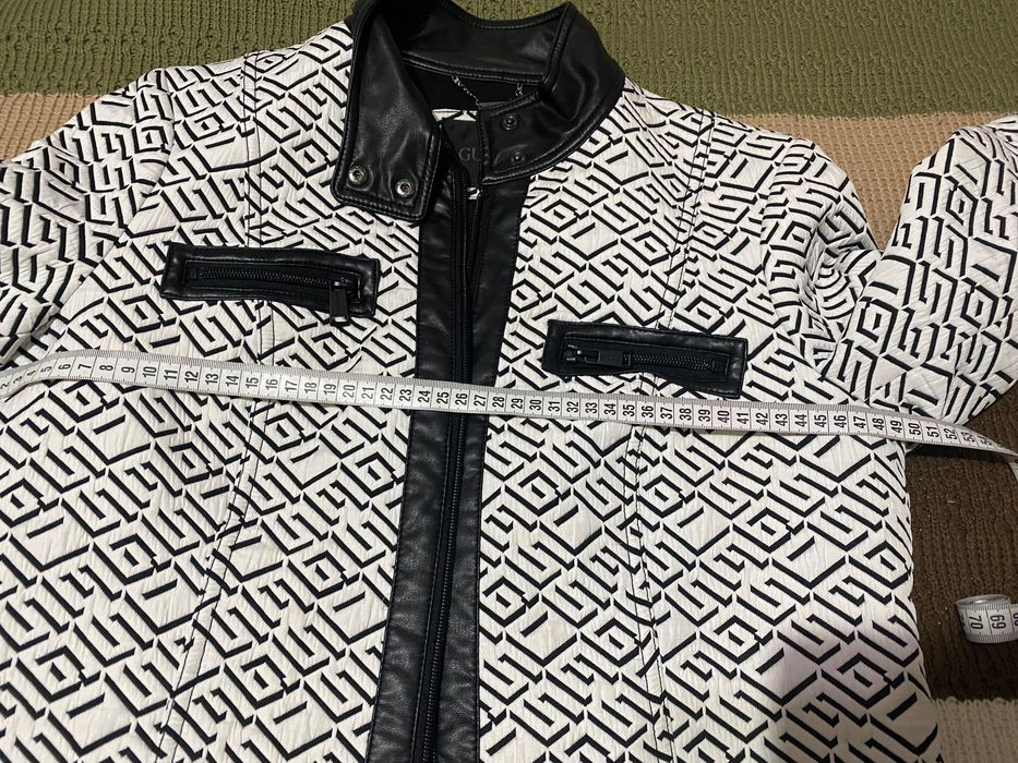 Дамско яке GUESS