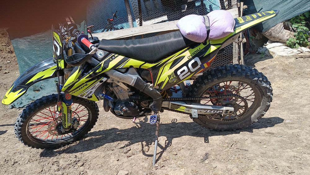 Cross Honda crf 450 stare foarte bună