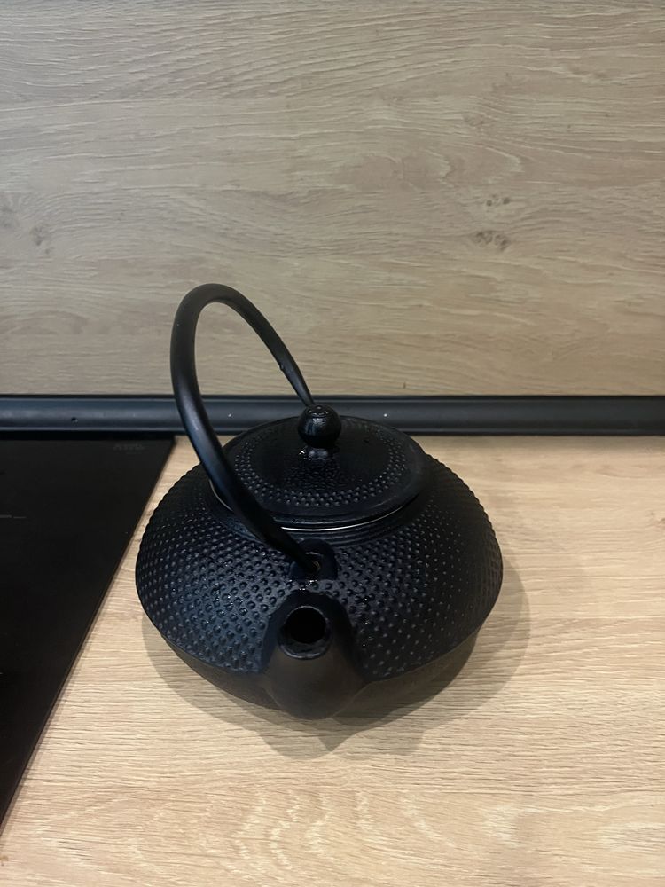 Чугунен чайник Duka 1.4л
