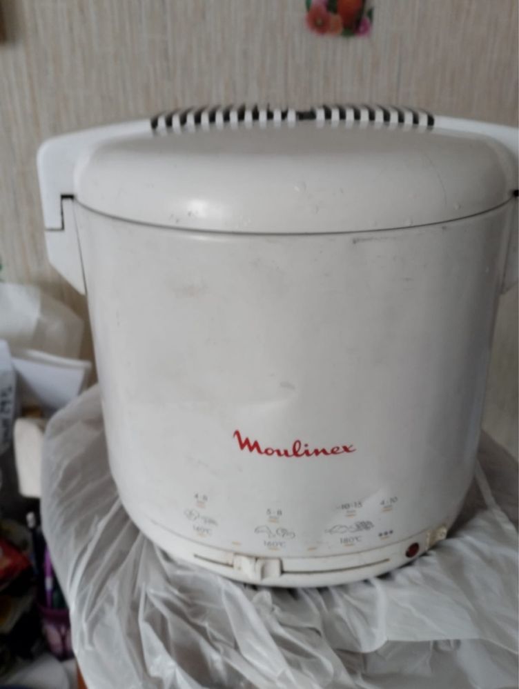 Продам фритюрницу Moulinex б/у