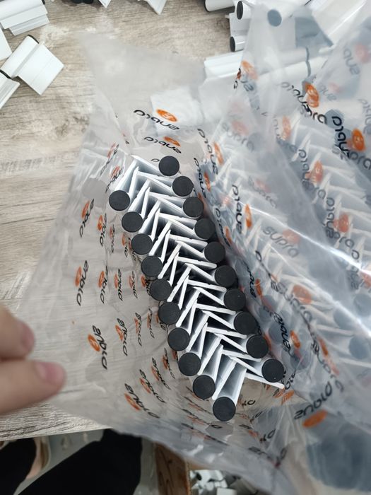 Петли для окон и дверей