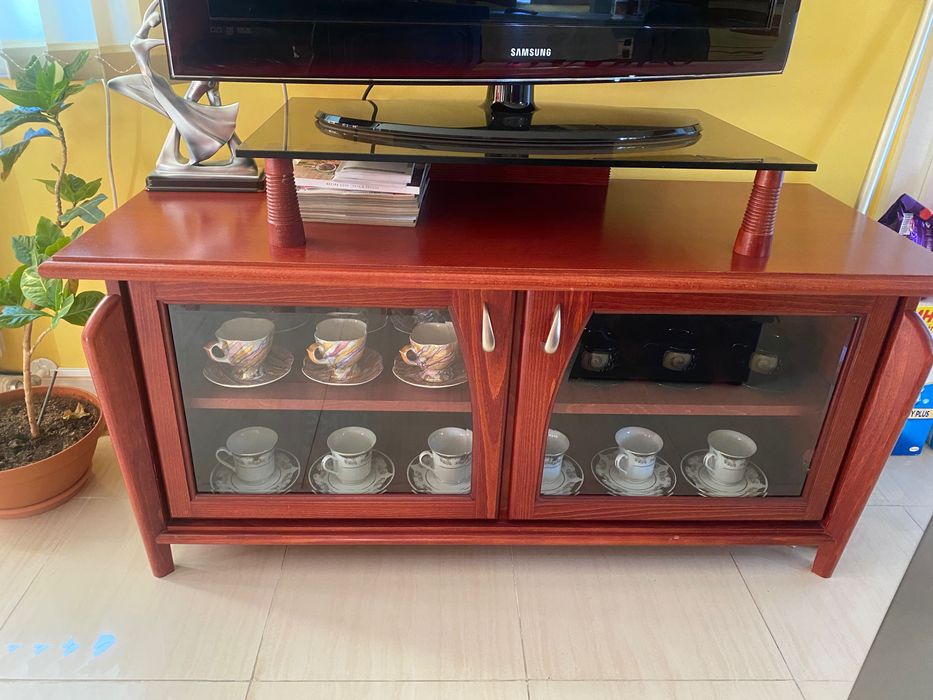 Тв шкаф и витрина