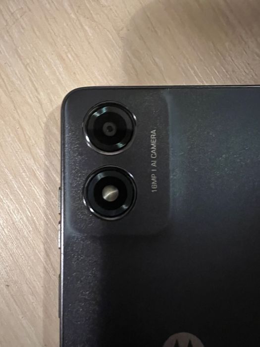 Motorola g04 - 95% батерия - екран