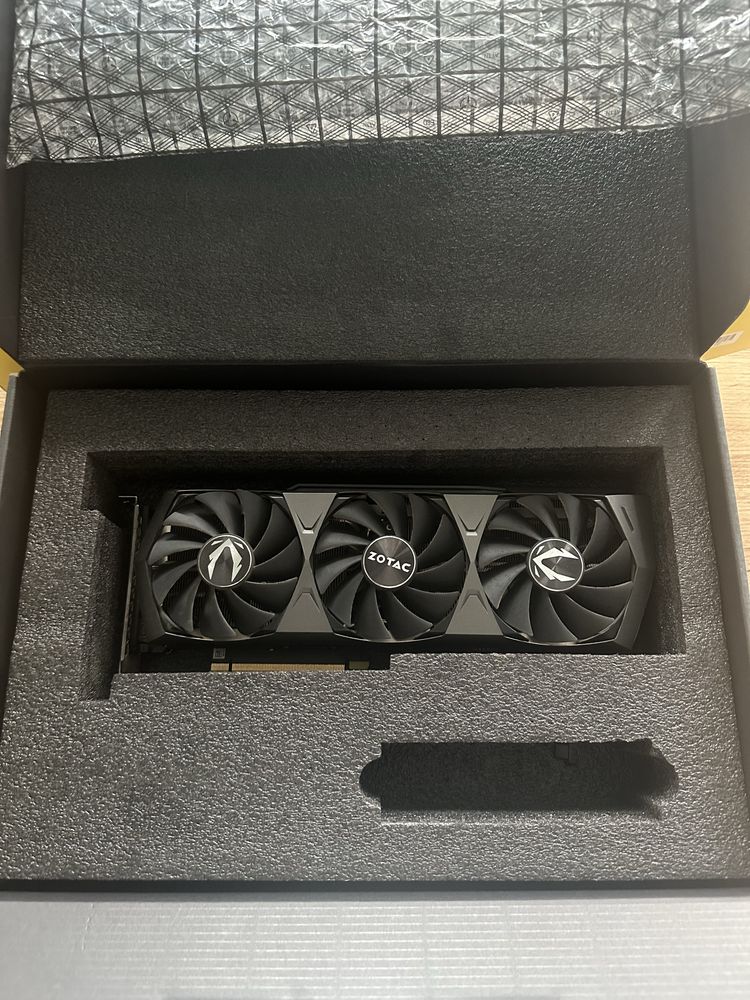 Placă video RTX 3090 Zotac Gaming Trinity – 24 GB GDDR6X