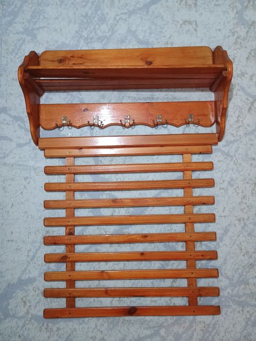 Продам вешалку в прихожую