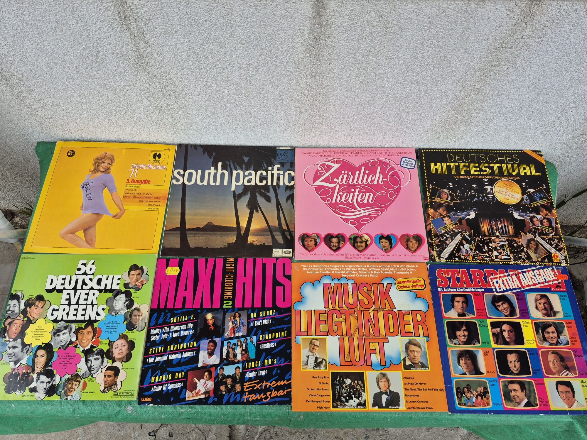 Lot Discuri Vinil colectie 100 LP  cu muzica usoara straină mixta
