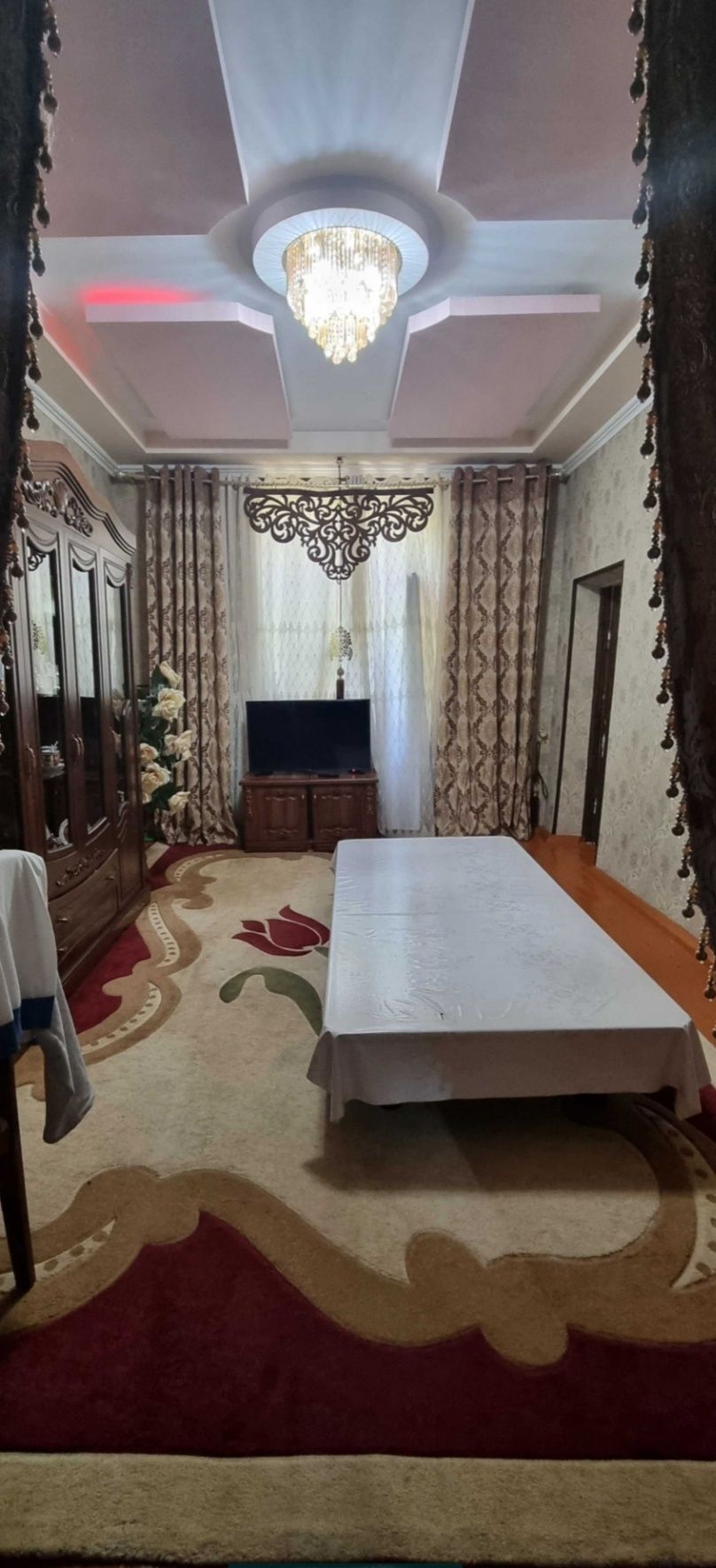Продается квартира в Центре Базара 2 комнатная