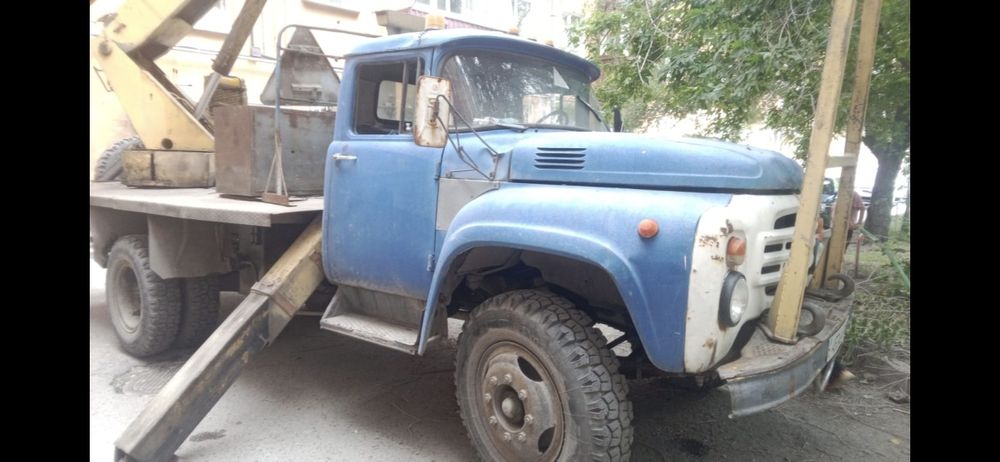 Продам Автовышку зил 130