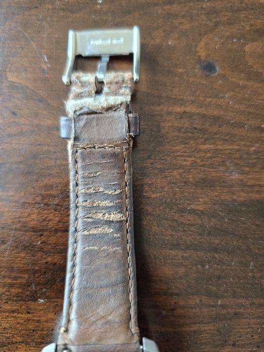 Часовник Fossil Grant
