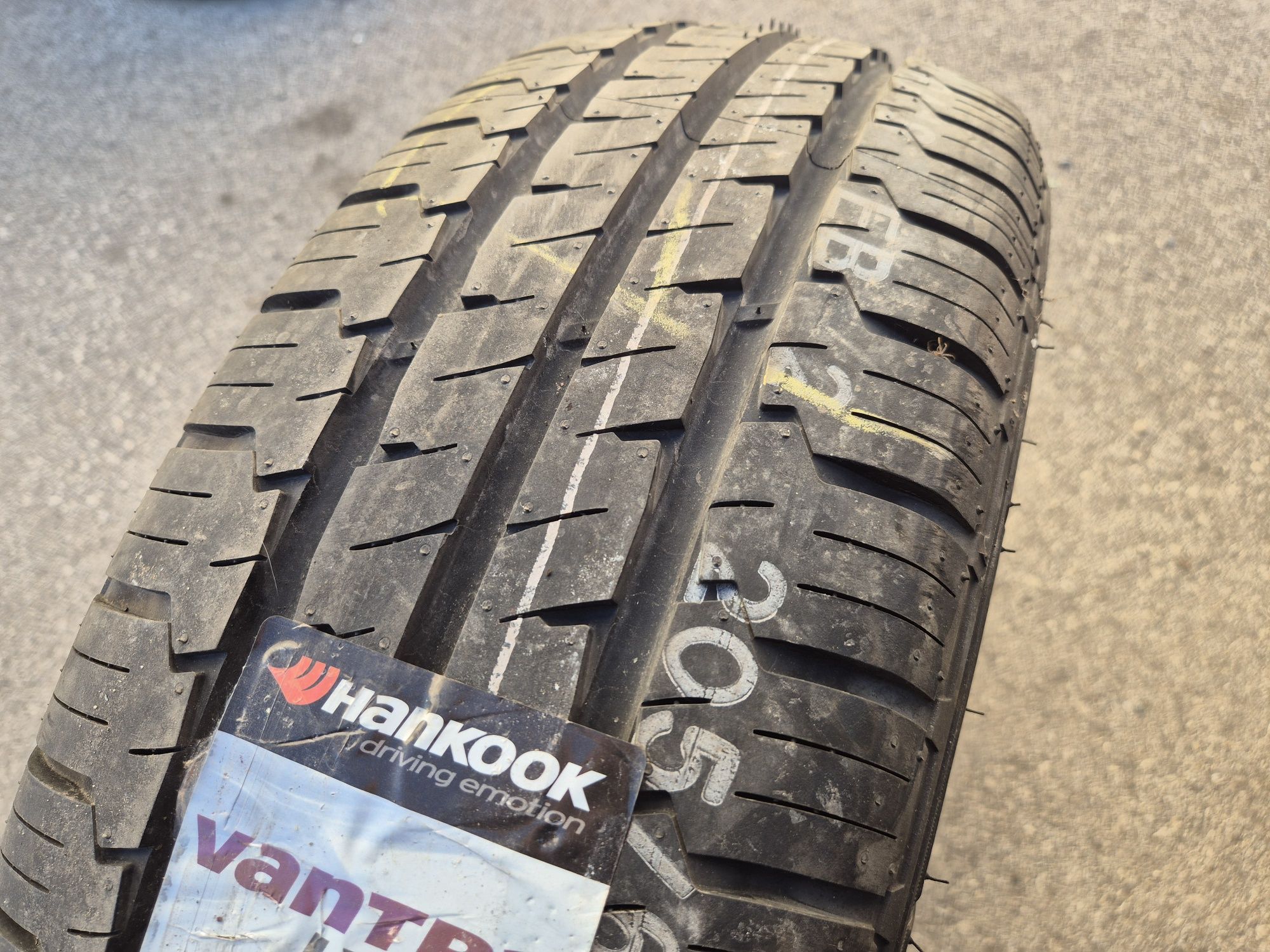 1бр. 205/65/16c 6PR Hankook Vantra LT гума бус бусови
