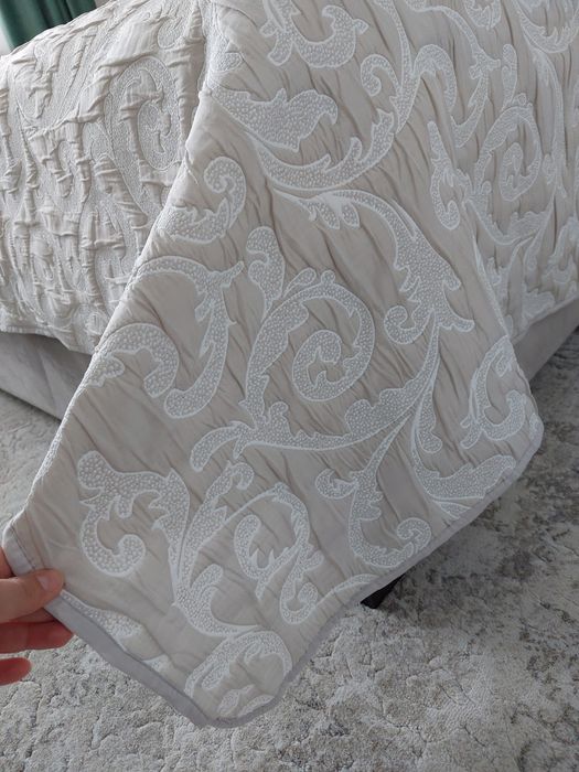 Cuvertura + 2 fete perna, 250 x 250 cm /alb-bej