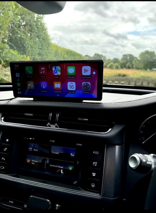 Navigație universală CARPLAY / ANDROID Auto cu cameră de marsarier.