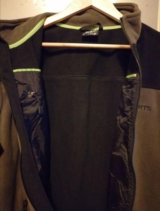 Jachetă noua sport, moderna,material termic, rezistent