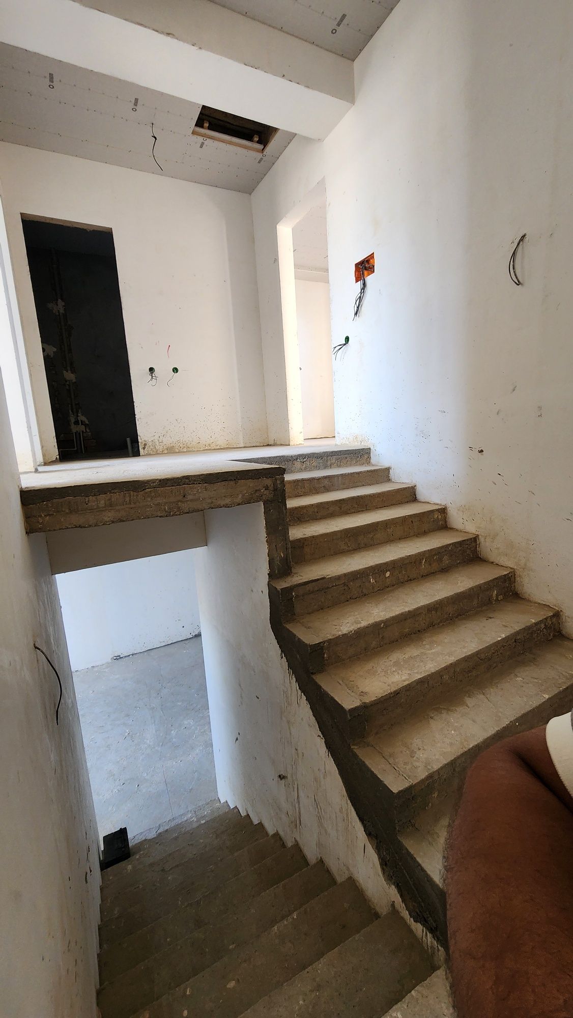 Nazarbek Katta Ittifoqda hovli sotiladi