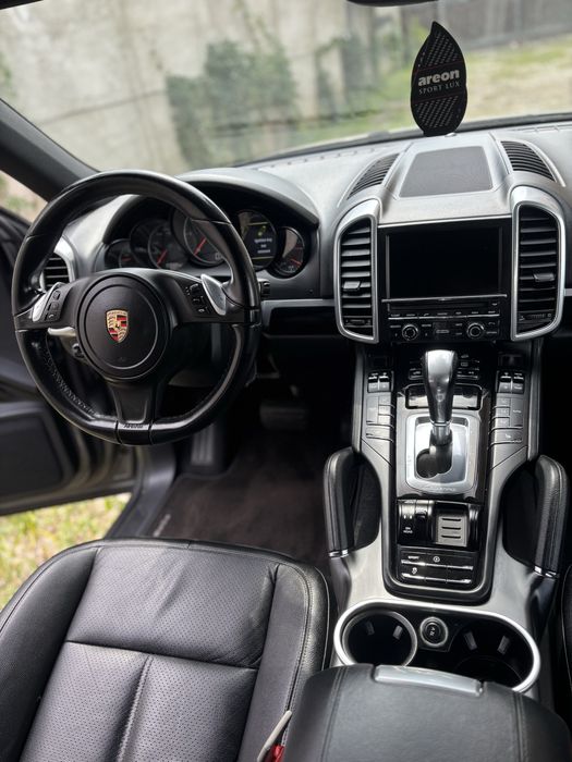 Porsche cayenne 3.0 D 2014 245 cai panoramic