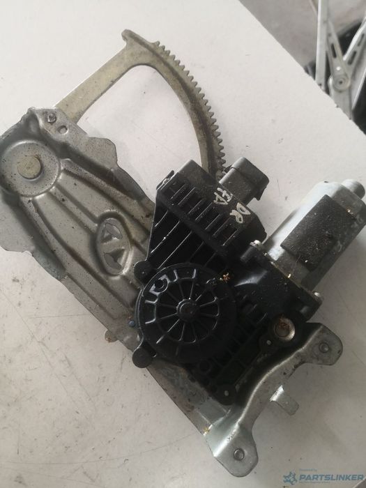 Macara geam electric dreapta fata OPEL ZAFIRA B (A05) [ 2005 - 2015 ] OEM A337013132221