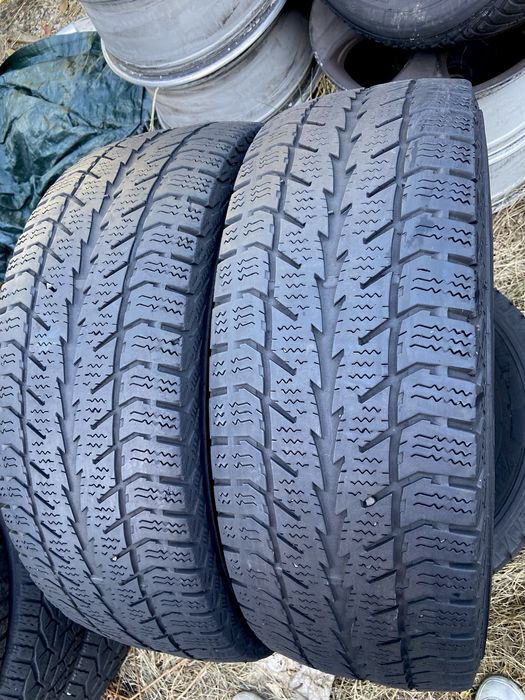 Doua anvelope M+S : 235 65 16 C. - Uniroyal -