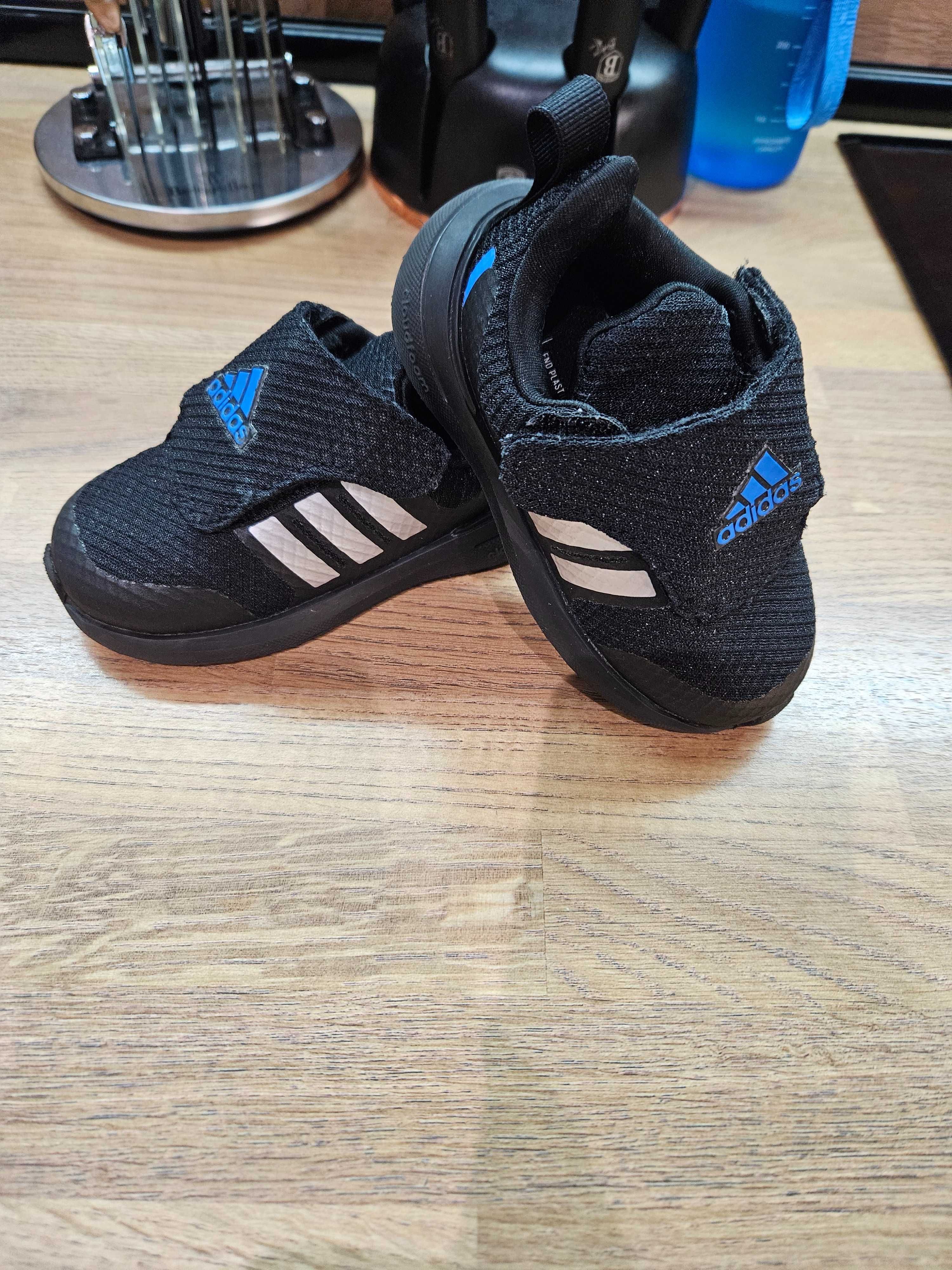 Обувки adidas за момче