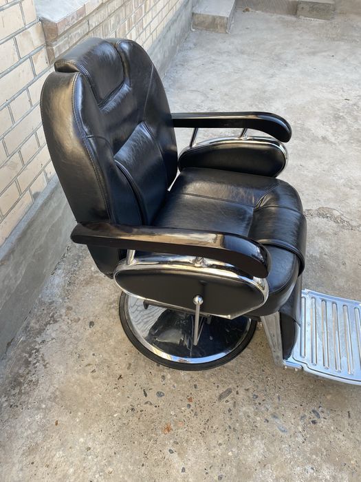 Барбер кресло б/у в отличном состаянии