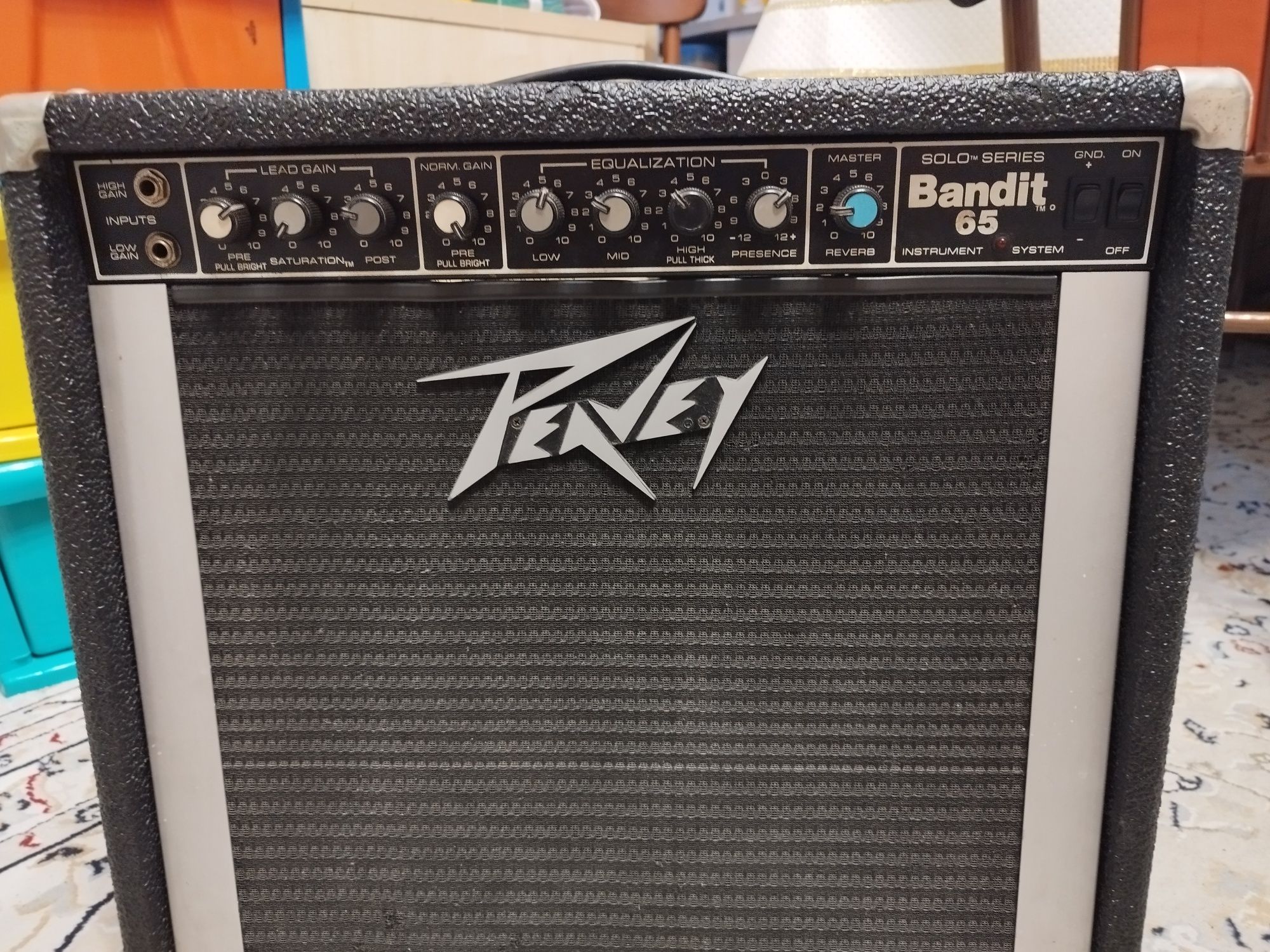 Продам комбоусилитель peavey bandit 65 solo series