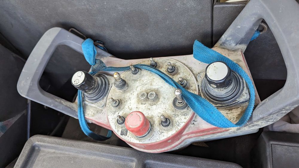 MERCEDES BENZ Pompa de beton Putzmeister 27m