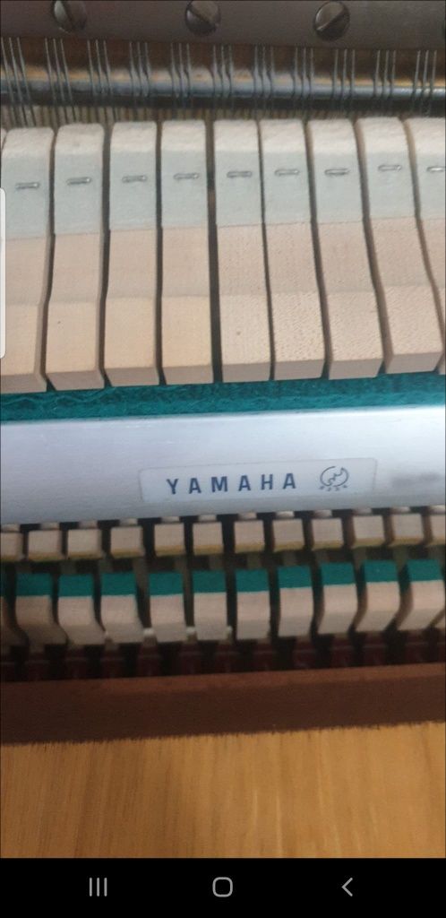 Vând Pianina Yamaha