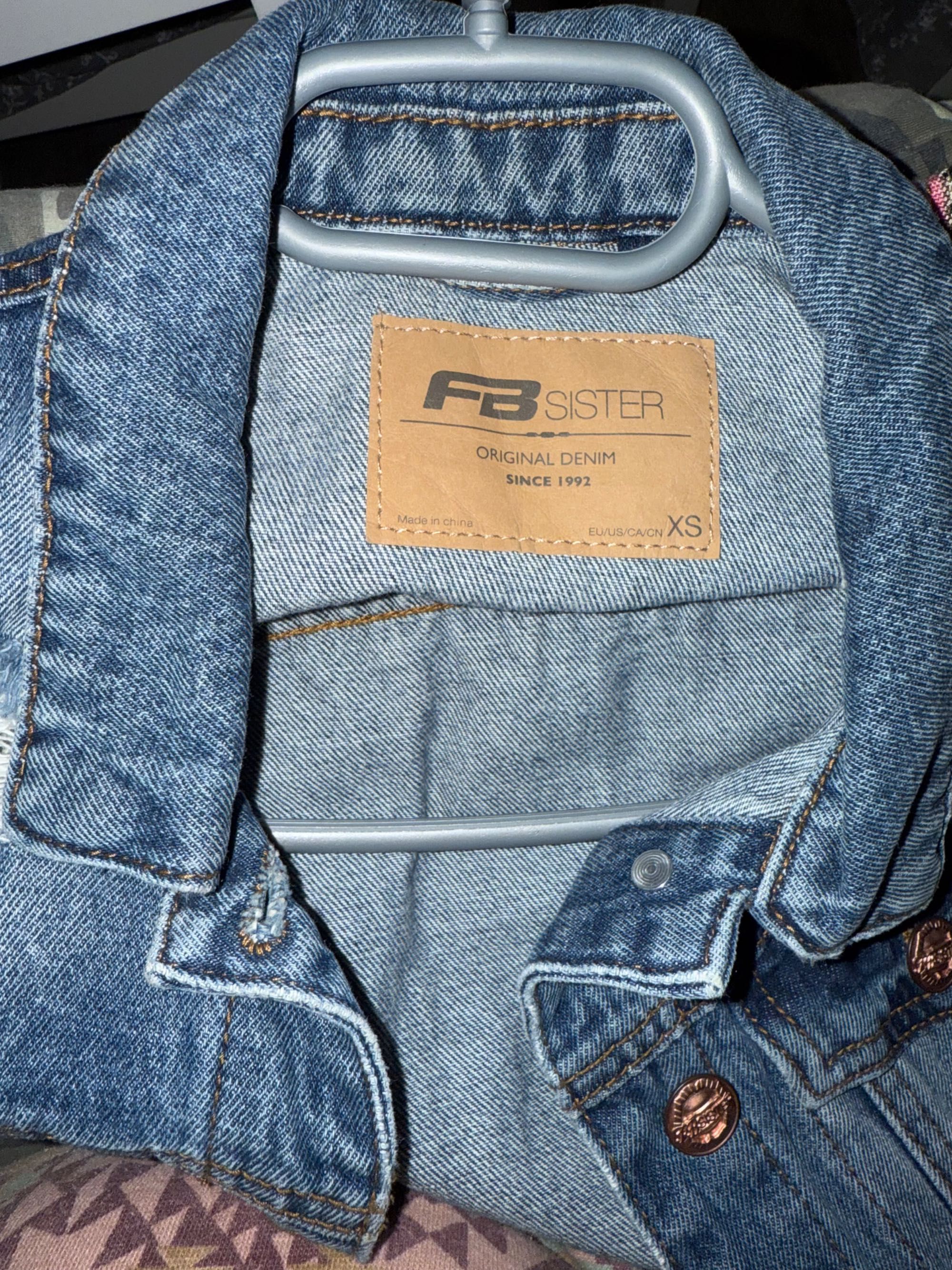 Vestă blugi cu model în partea de jos