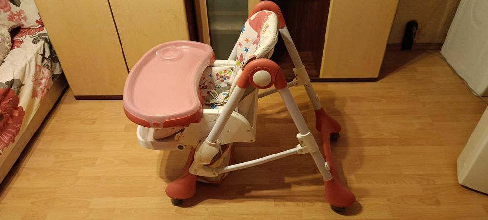 разтегателно столче с масичка за бебе