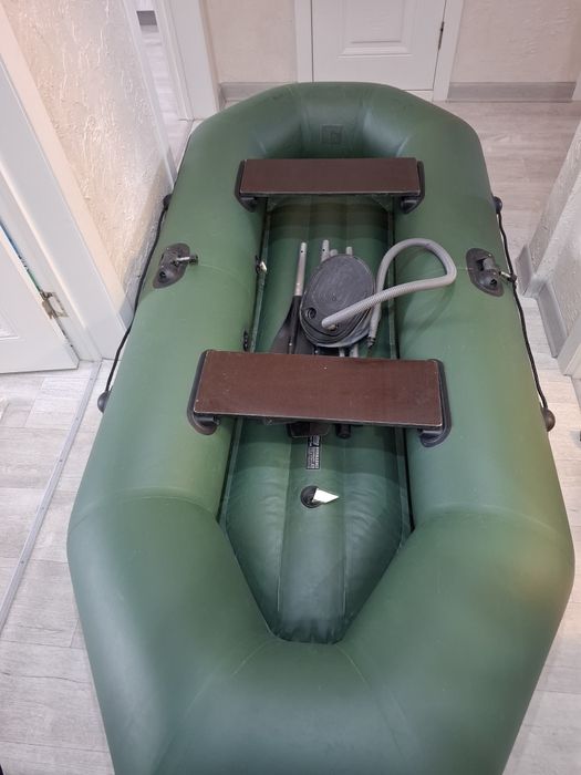 Продам надувная лодка двух местная