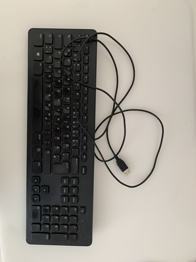 Vând tastatura cu cablu Dell