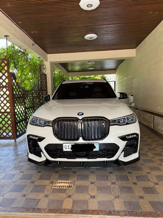 Bmw x7 50 m v8 530 л с