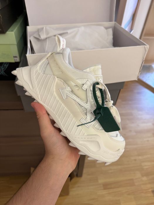 Off white Odsy full whitw