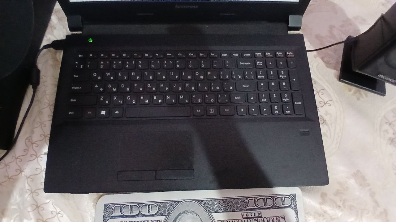 Noutbuk sotiladi mikralob bn birga