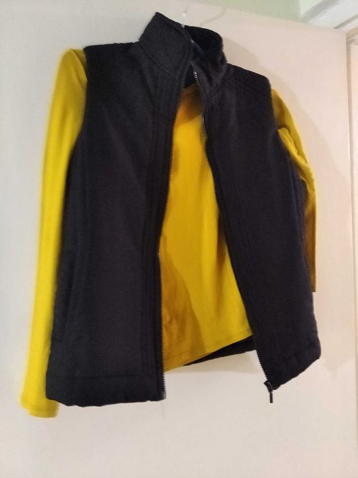 Женская одежда б/у футболки, брюки, ветровки, пиджаки и многое другое