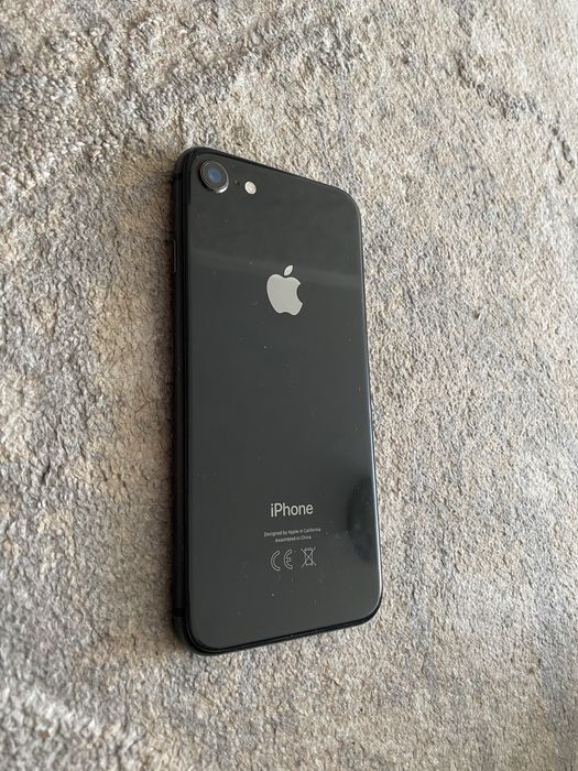 Iphone 8 в хорошем состояний
