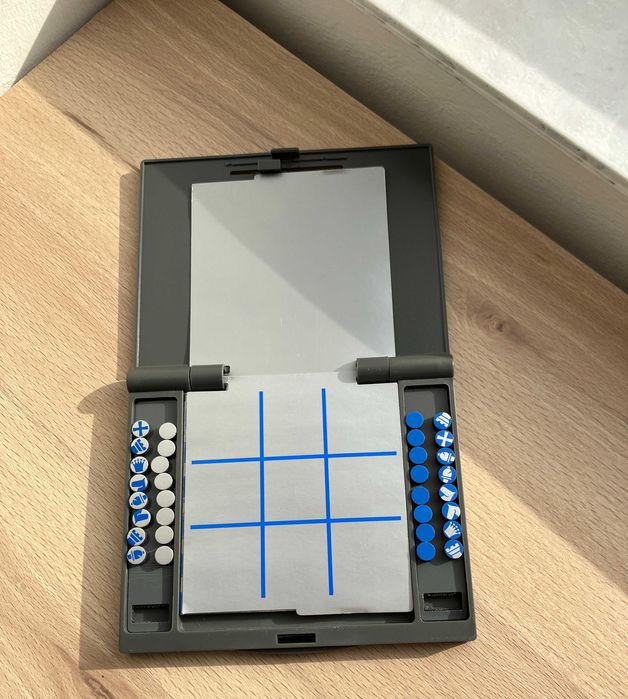 Joc de societate portabil 4 in 1 - Șah, X și Zero, Solitaire, Table